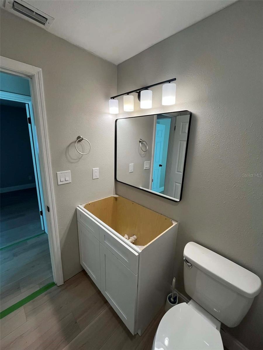 UNIVERSITY HYLANDS - Residential Lease