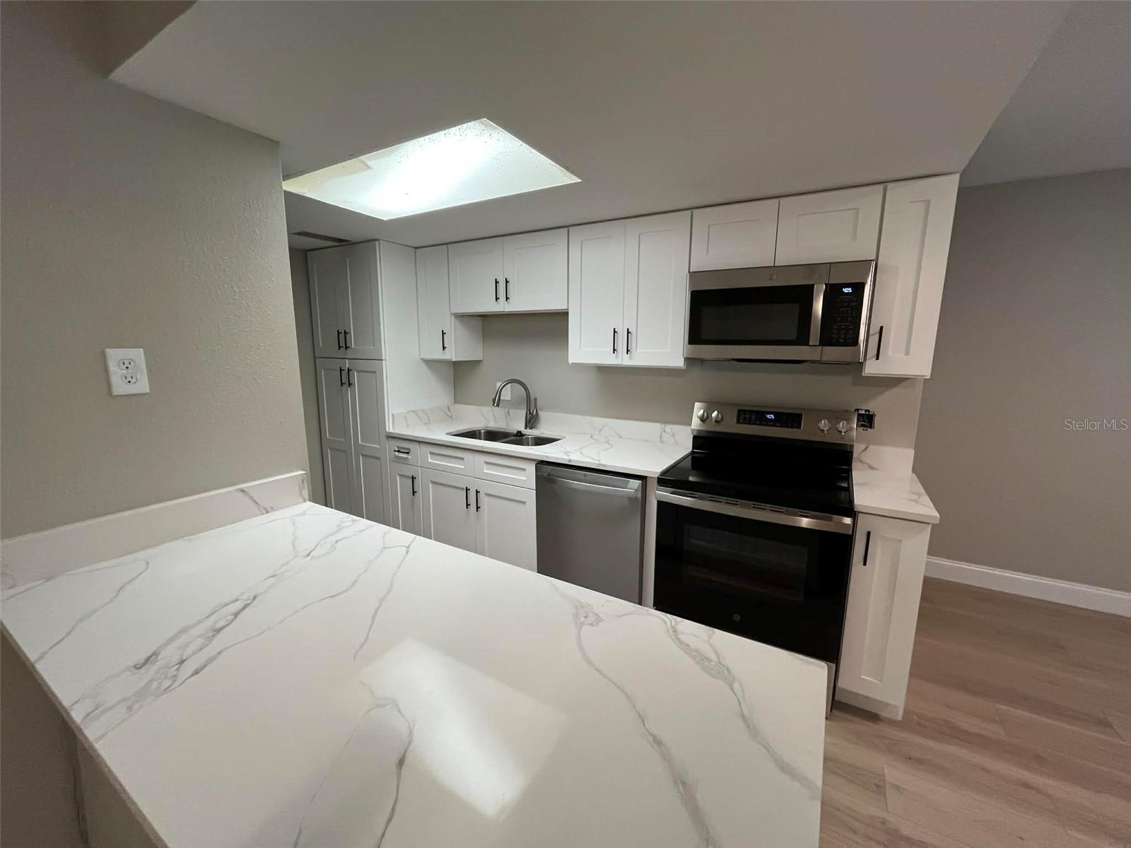 UNIVERSITY HYLANDS - Residential Lease