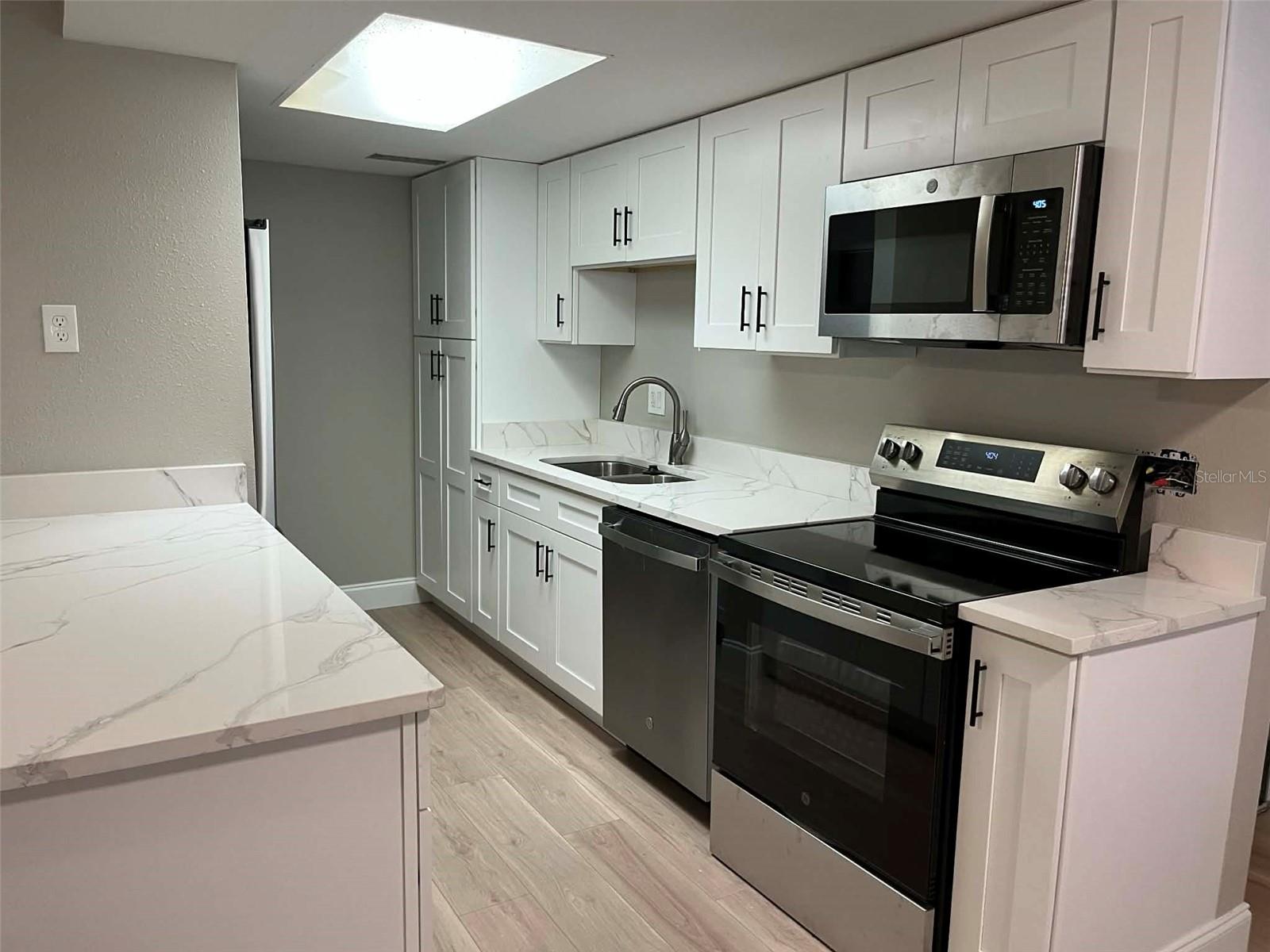 UNIVERSITY HYLANDS - Residential Lease