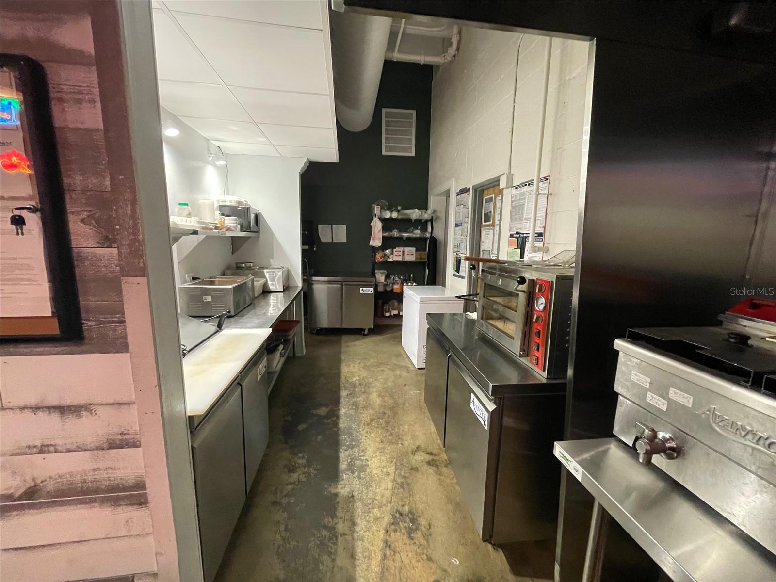 EUSTIS - Commercial Lease