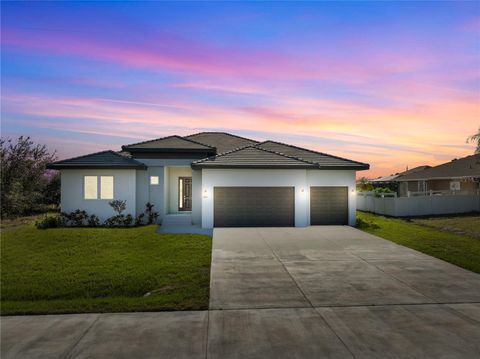 A home in PORT CHARLOTTE