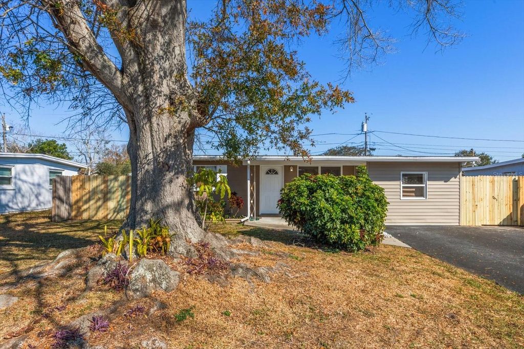 Photo of 10747 109th Way, Largo, FL 33778 (MLS # TB8476622)