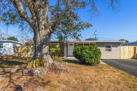 Photo of 10747 109th Way, Largo, FL 33778 (MLS # TB8476622)