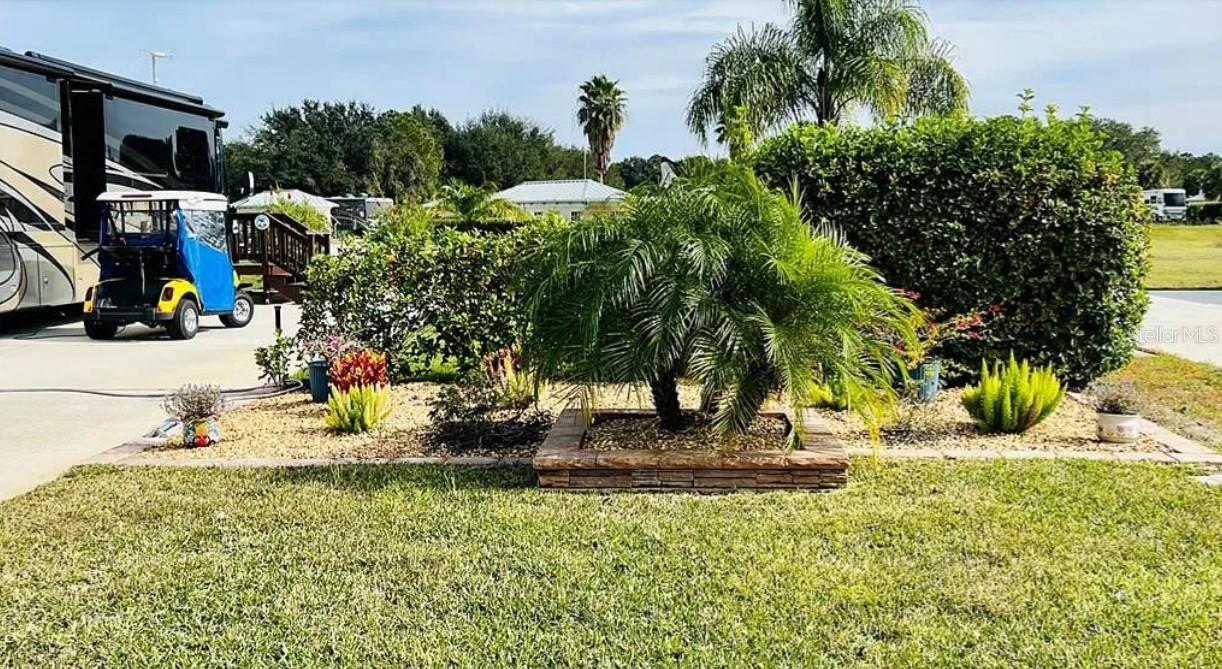 FLORIDA GRANDE MOTOR COACH RESIDENCE - Land