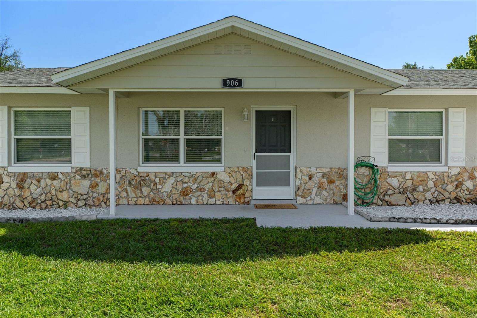 906 N INDEPENDENCE HIGHWAY