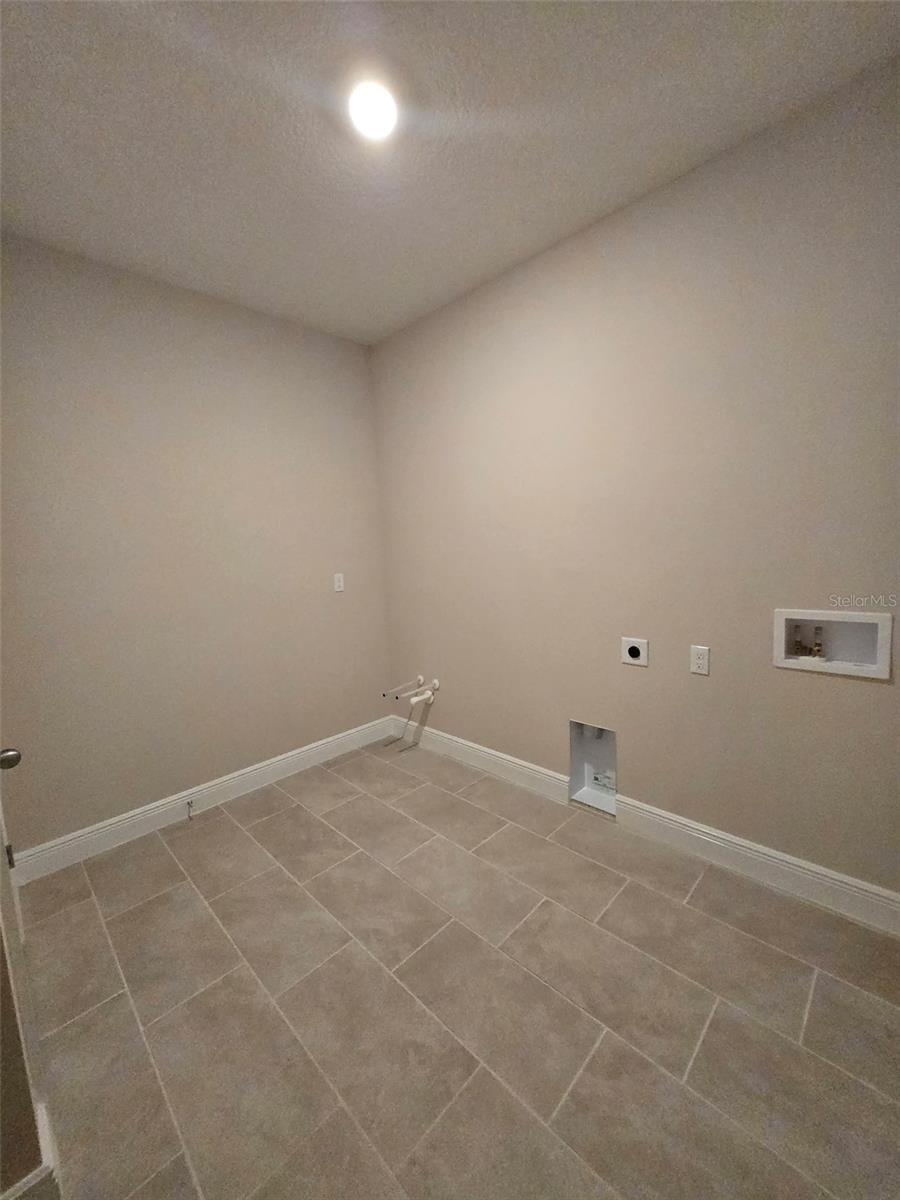 FINLEY WOODS - Residential Lease