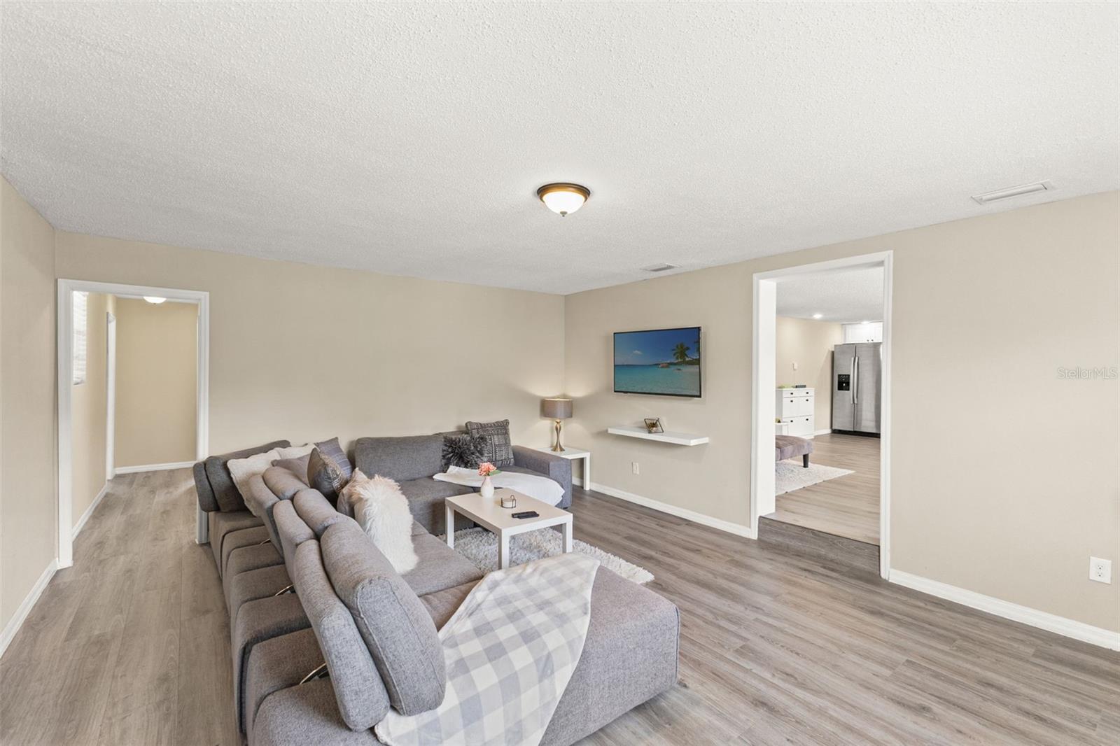 7901 N PACKWOOD AVENUE