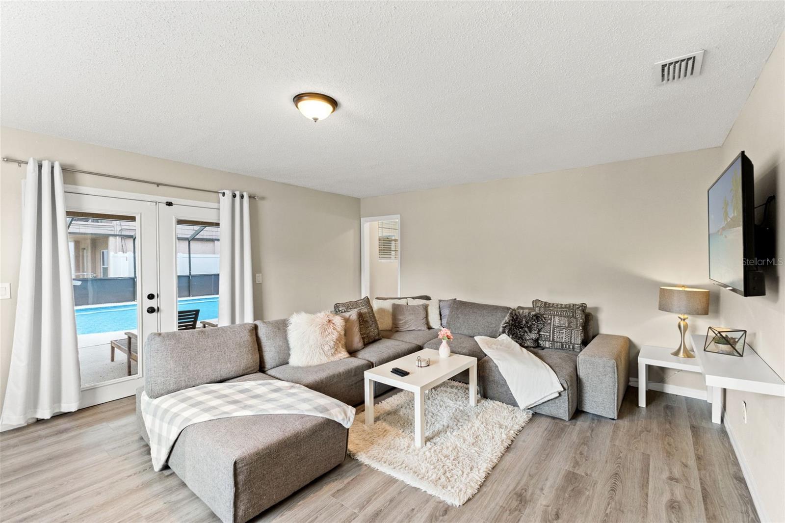 7901 N PACKWOOD AVENUE