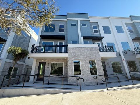 Photo of 917 City Walk Lane, Oviedo, FL 32765 (MLS # O6367281)