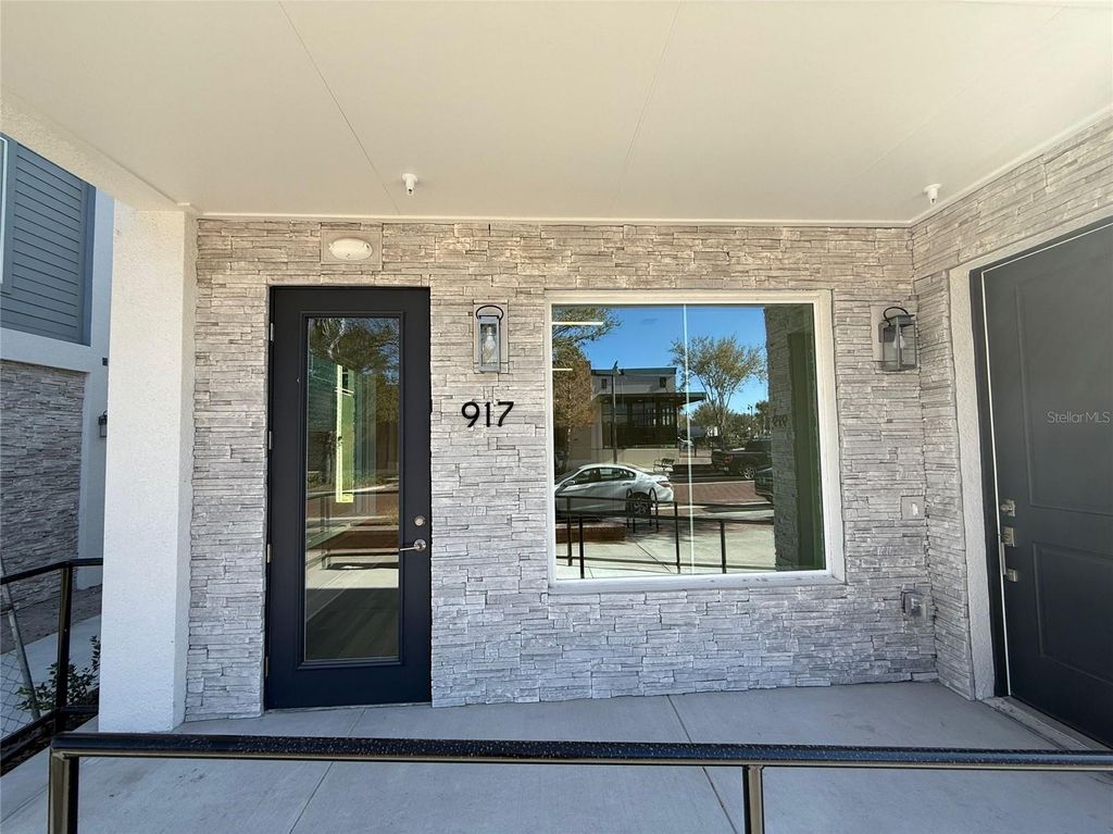 Photo of 917 City Walk Lane, Oviedo, FL 32765 (MLS # O6367281)