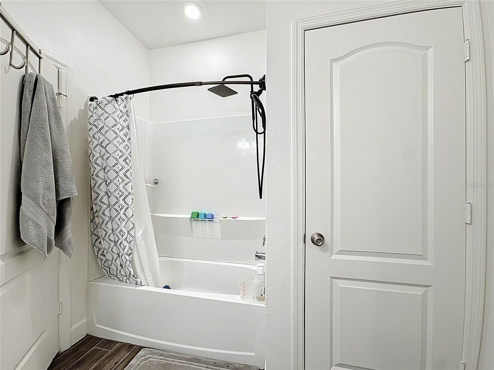 GARDENS II AT LAKE JACKSON - Residential