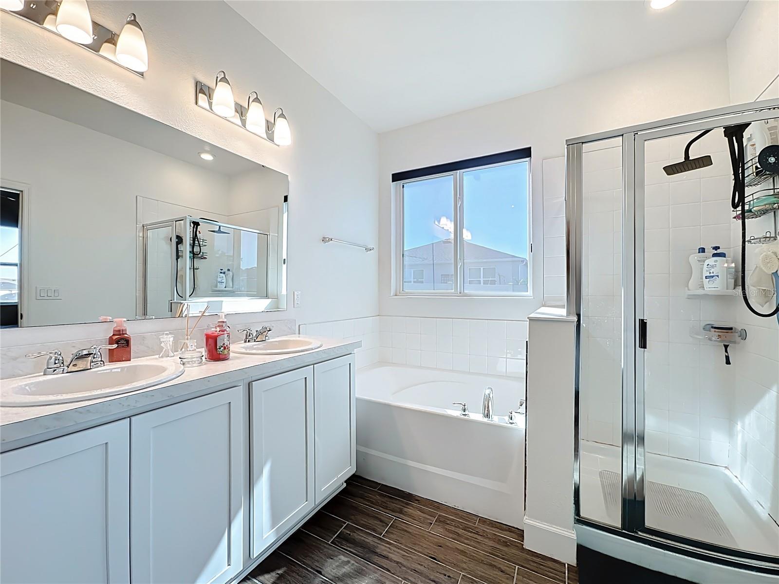 GARDENS II AT LAKE JACKSON - Residential