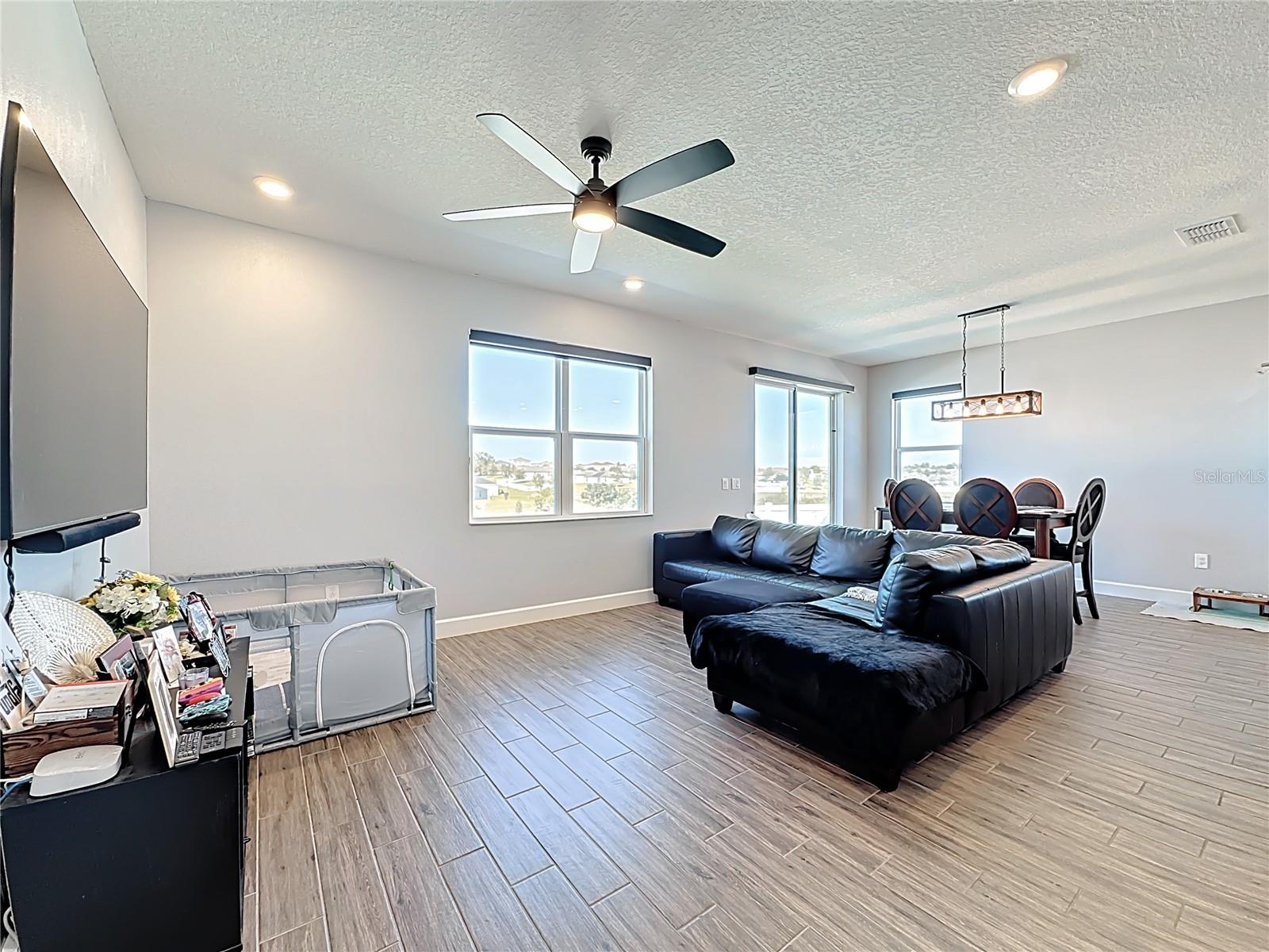 GARDENS II AT LAKE JACKSON - Residential