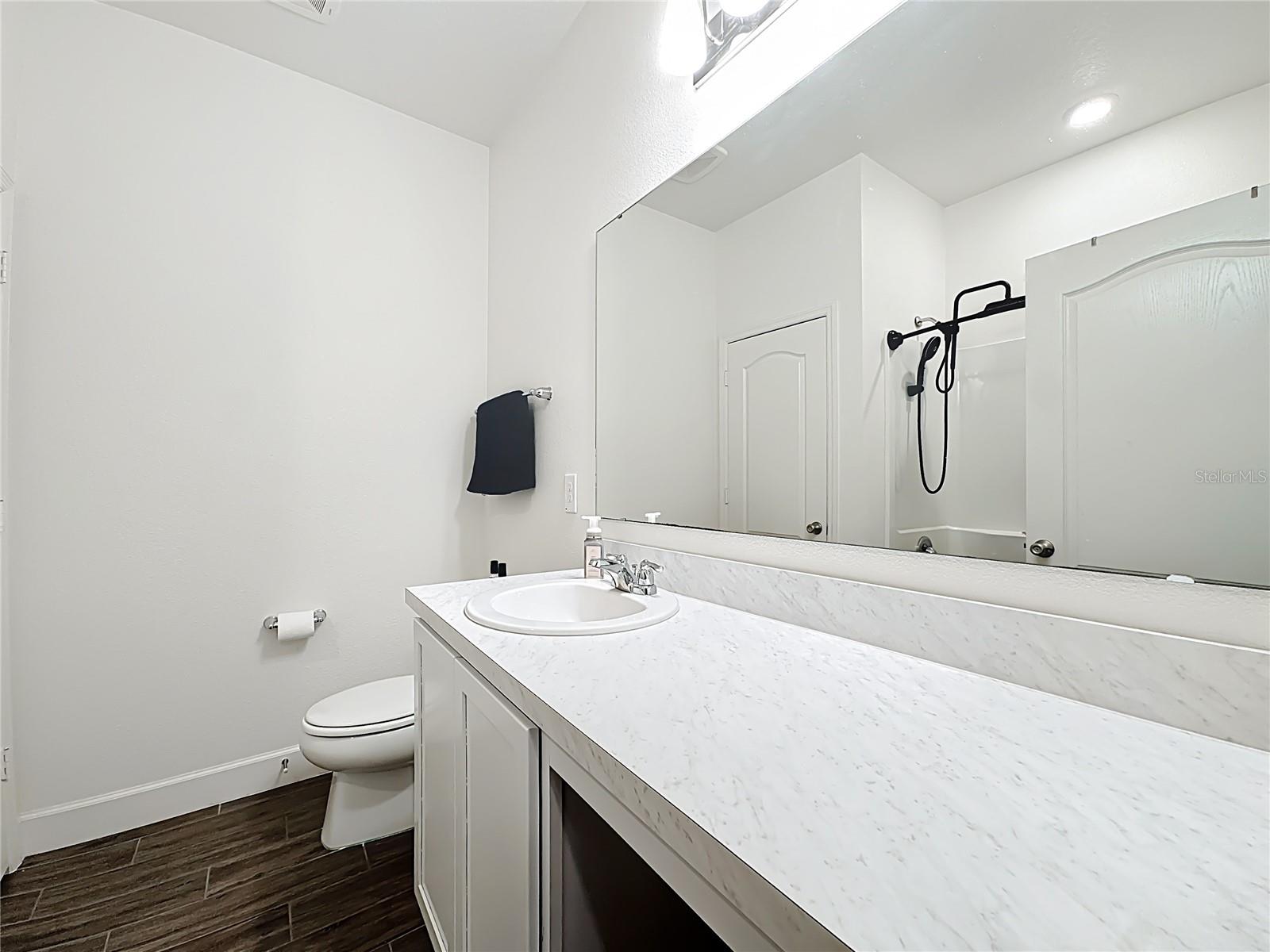 GARDENS II AT LAKE JACKSON - Residential