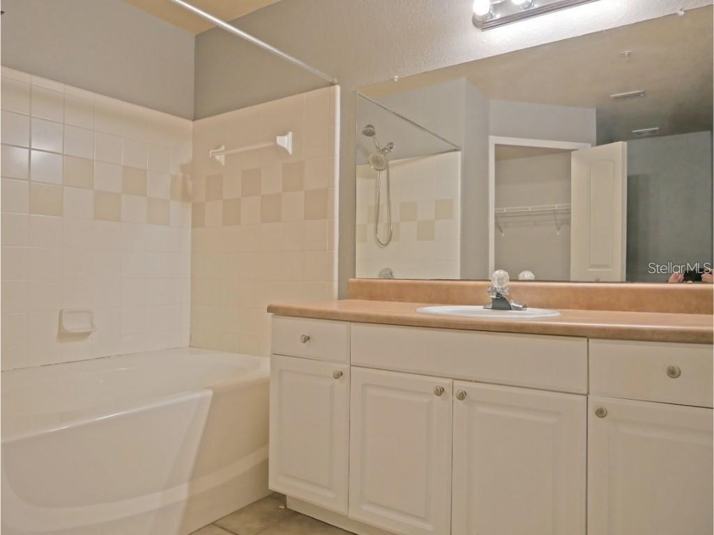 ADMIRALS WALK - Residential Lease