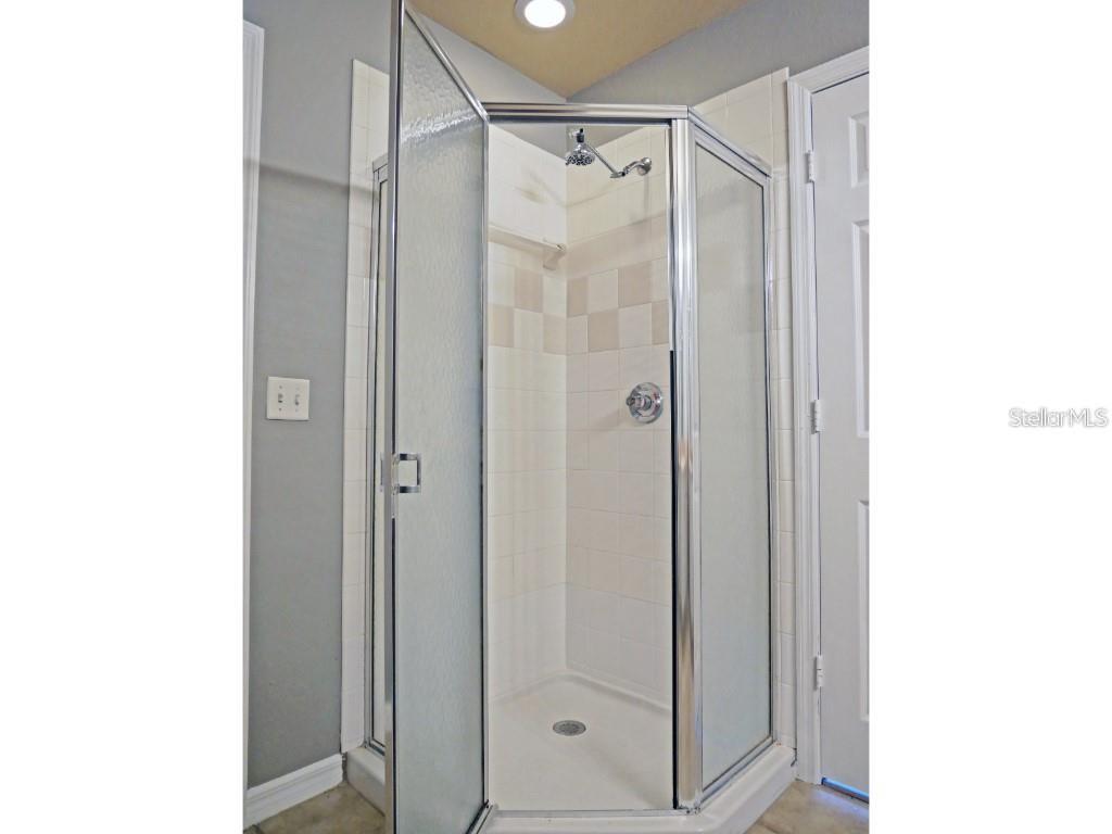 ADMIRALS WALK - Residential Lease