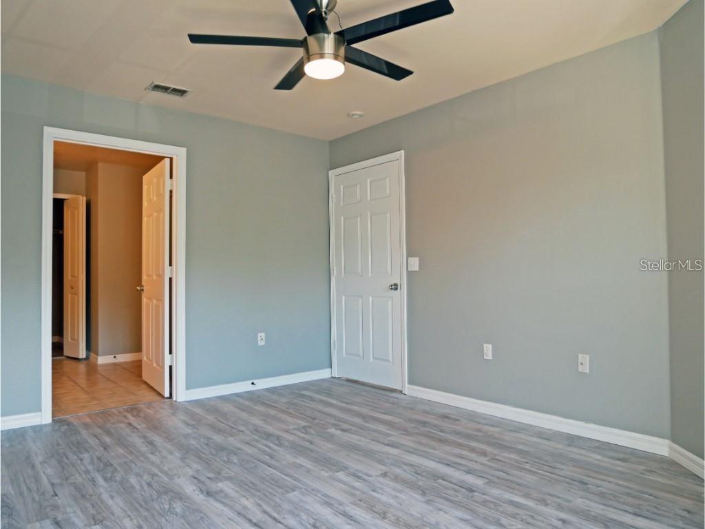 ADMIRALS WALK - Residential Lease