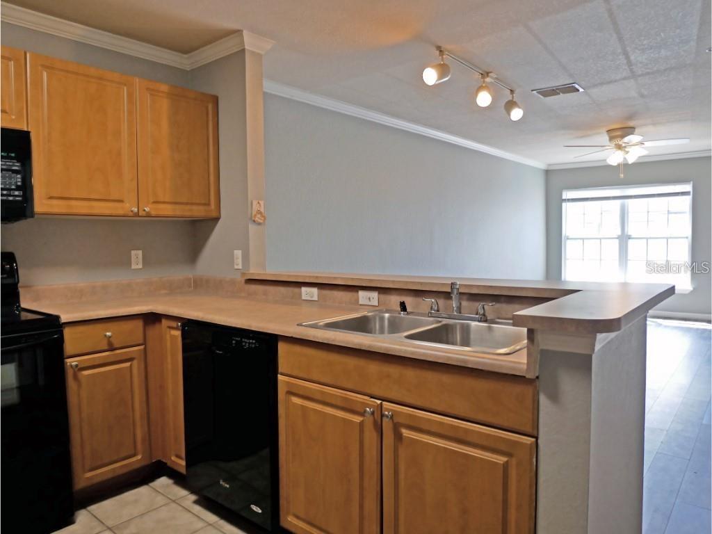 ADMIRALS WALK - Residential Lease