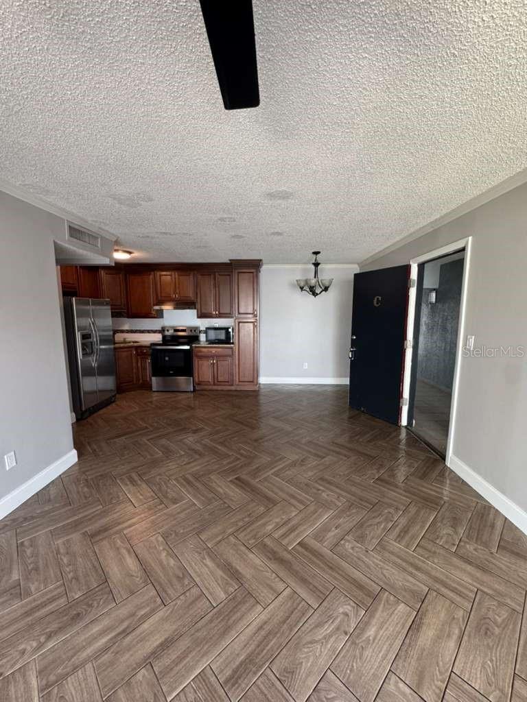 WEATHERLY YACHT CLUB CONDO AT LAKE - Residential