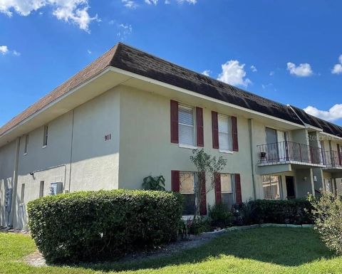 Photo of 911 Oak Ridge Rd #C, Orlando, FL 32809 (MLS # S5144355)