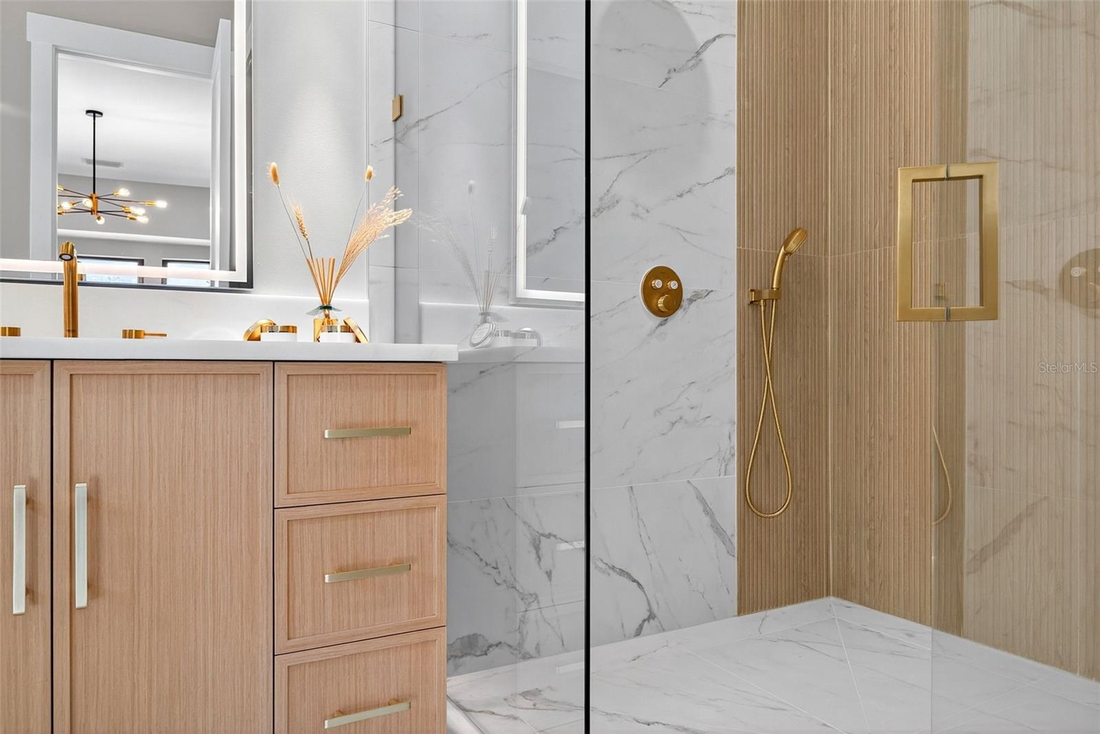 GRANADA PARK - Residential