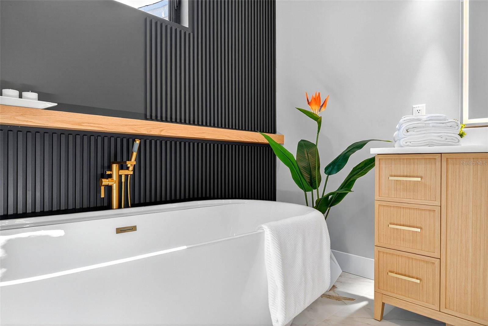 GRANADA PARK - Residential