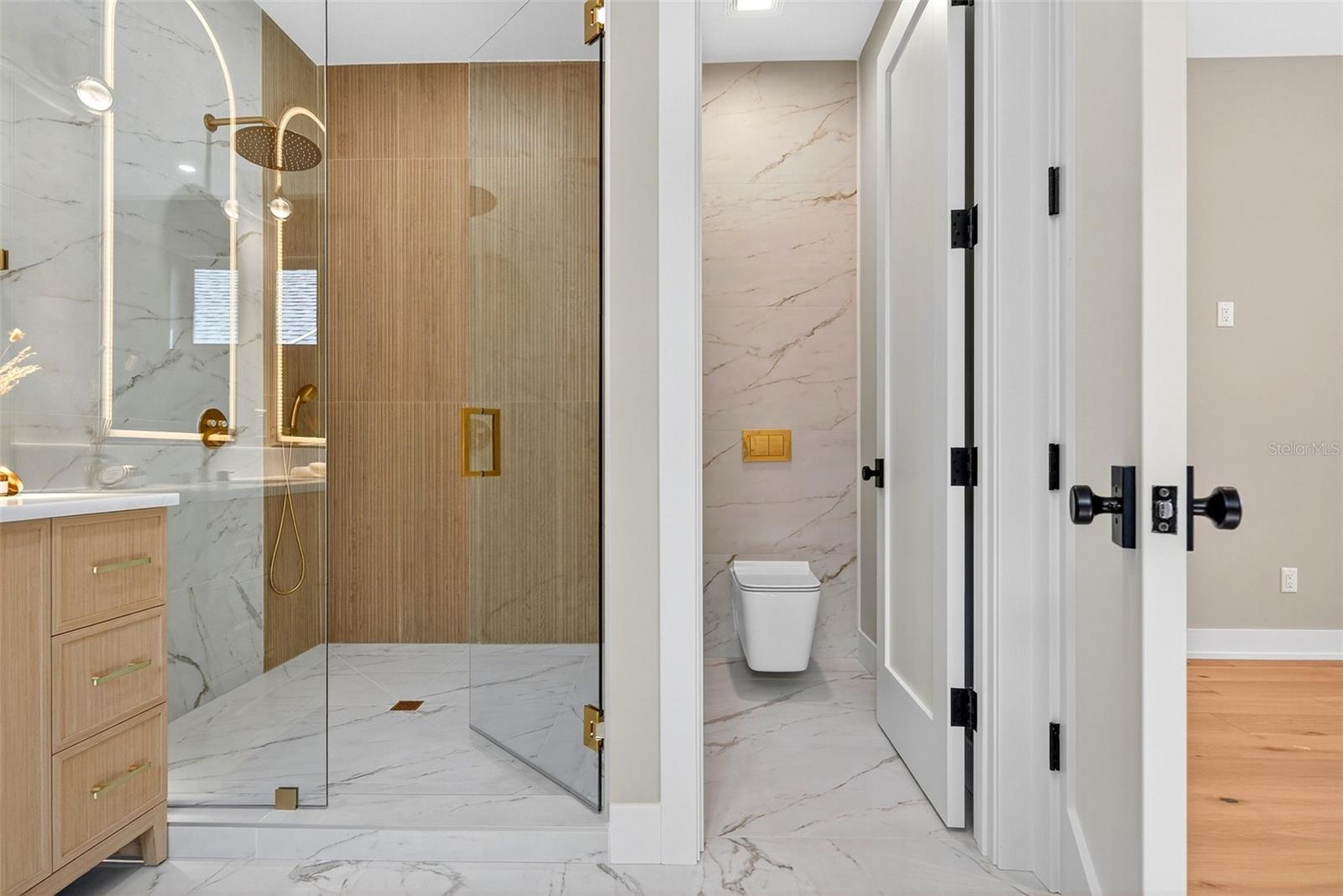 GRANADA PARK - Residential