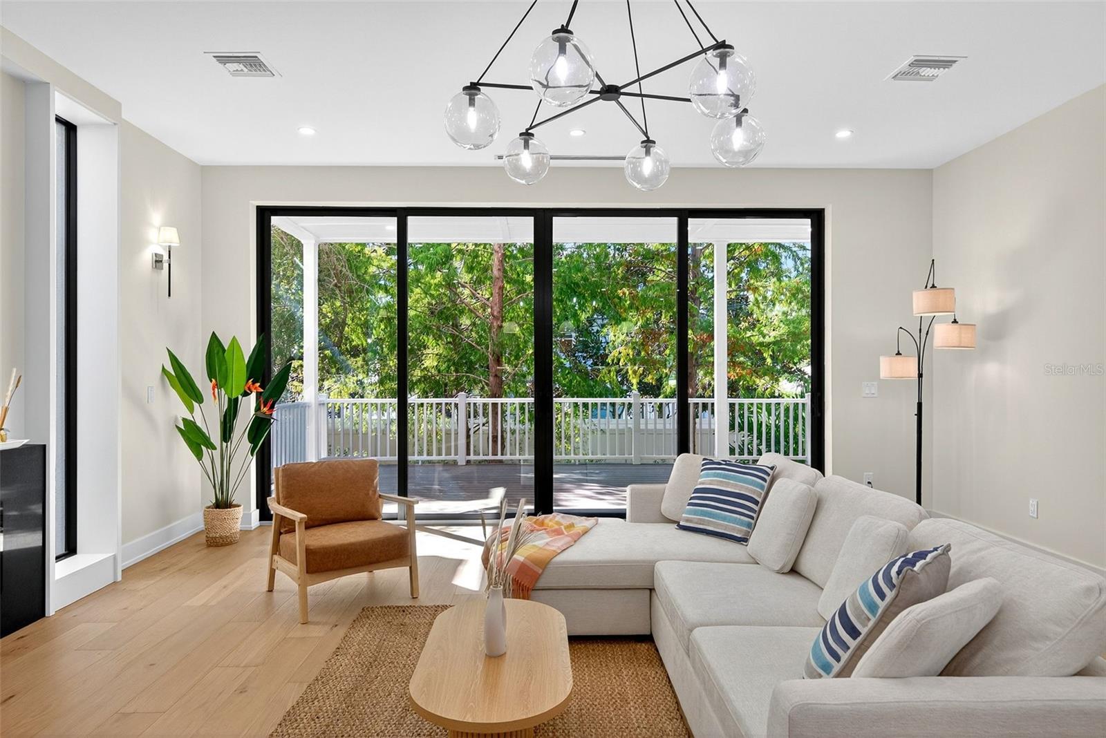 GRANADA PARK - Residential