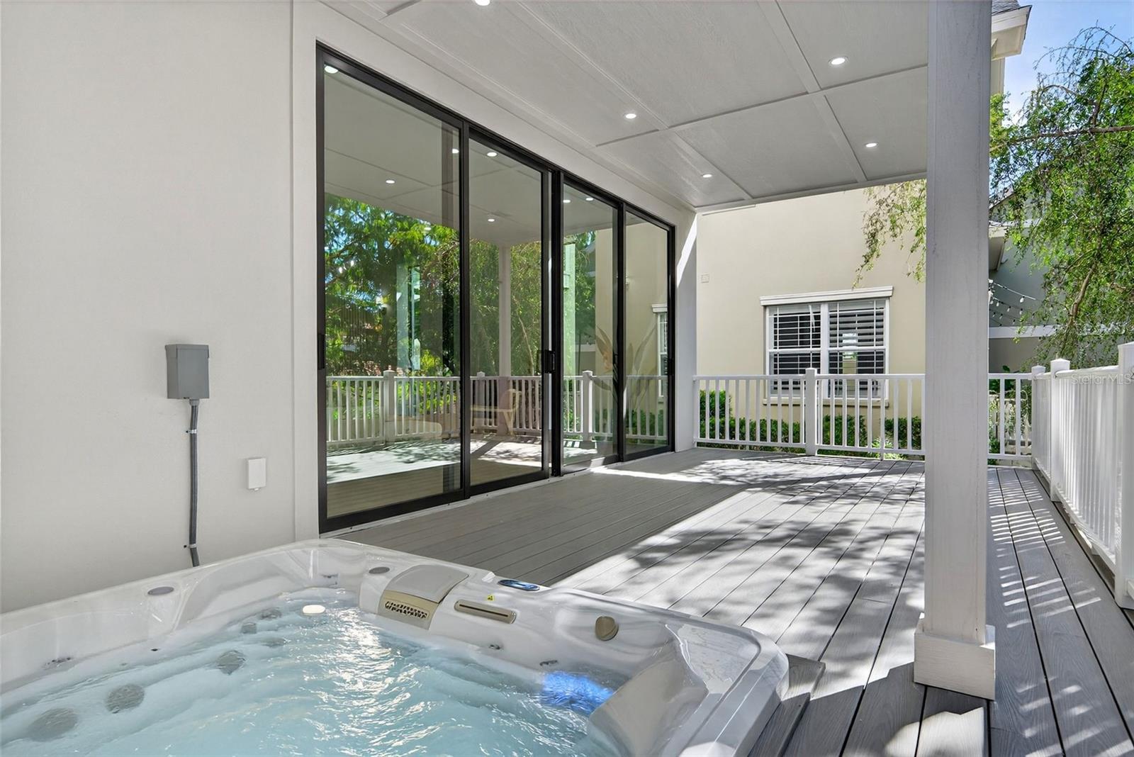 GRANADA PARK - Residential