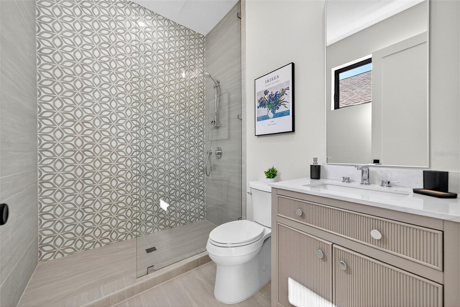 GRANADA PARK - Residential