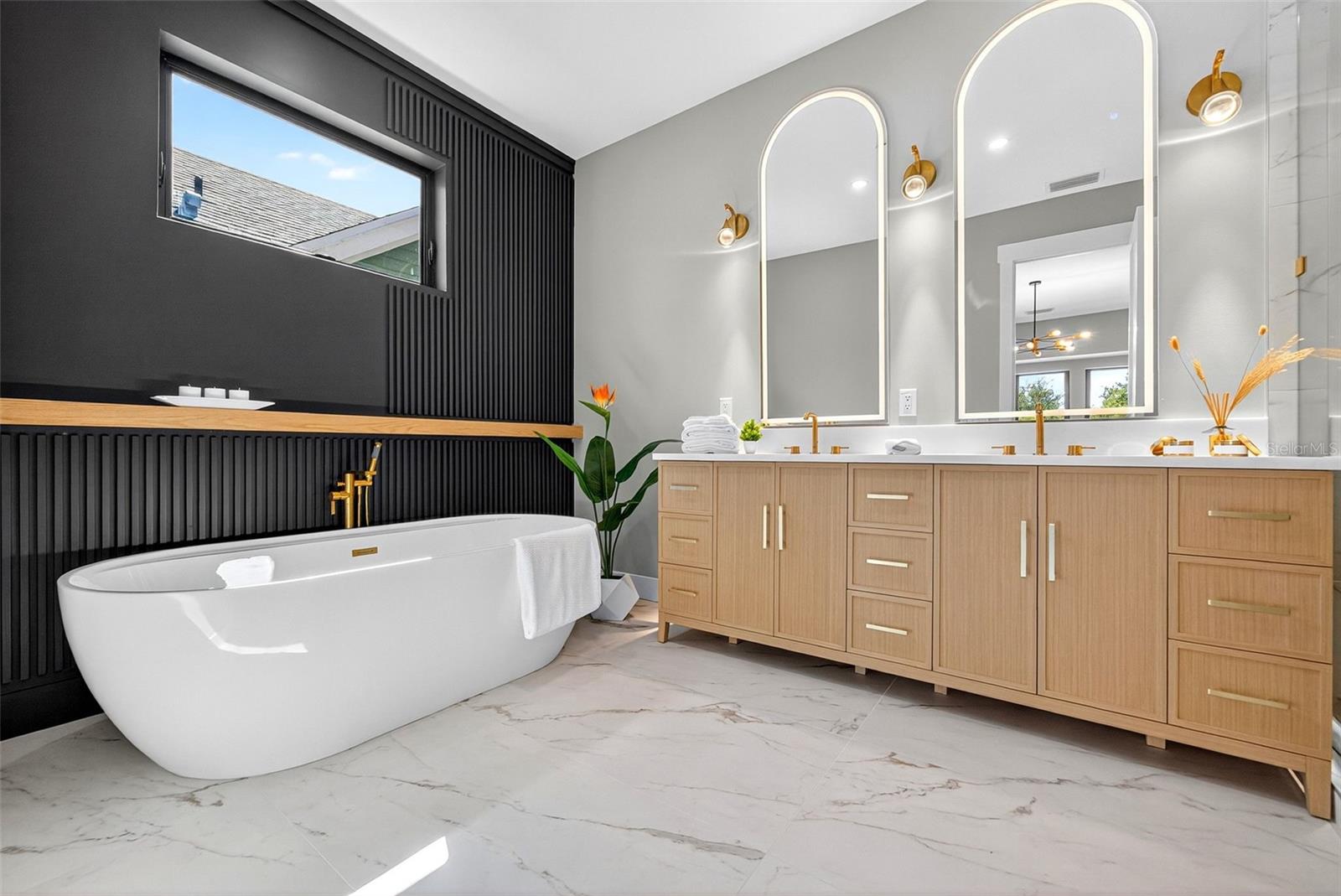 GRANADA PARK - Residential