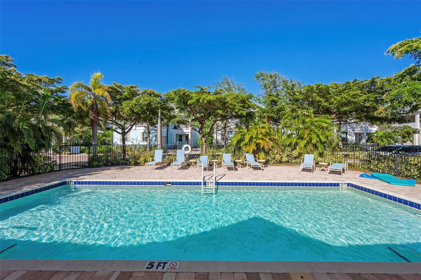 GRANADA PARK - Residential