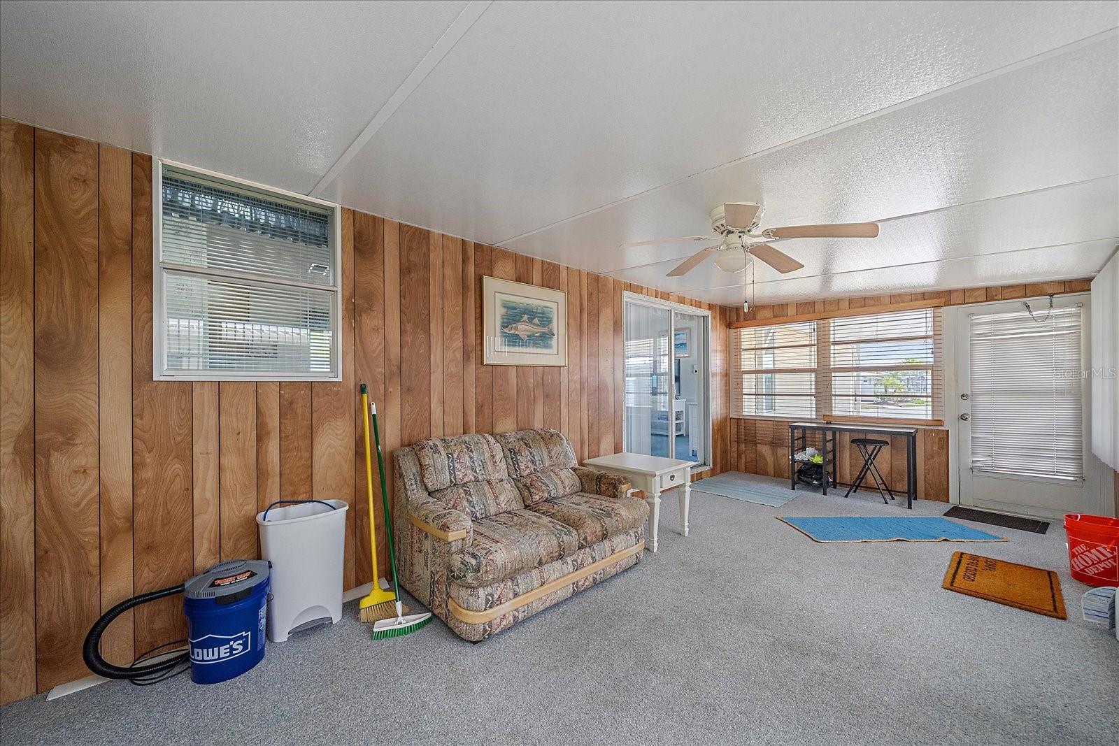 HOLIDAY PARK - Residential