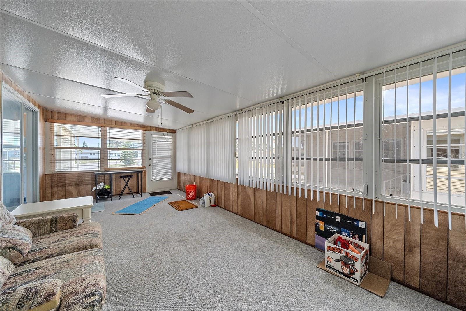 HOLIDAY PARK - Residential