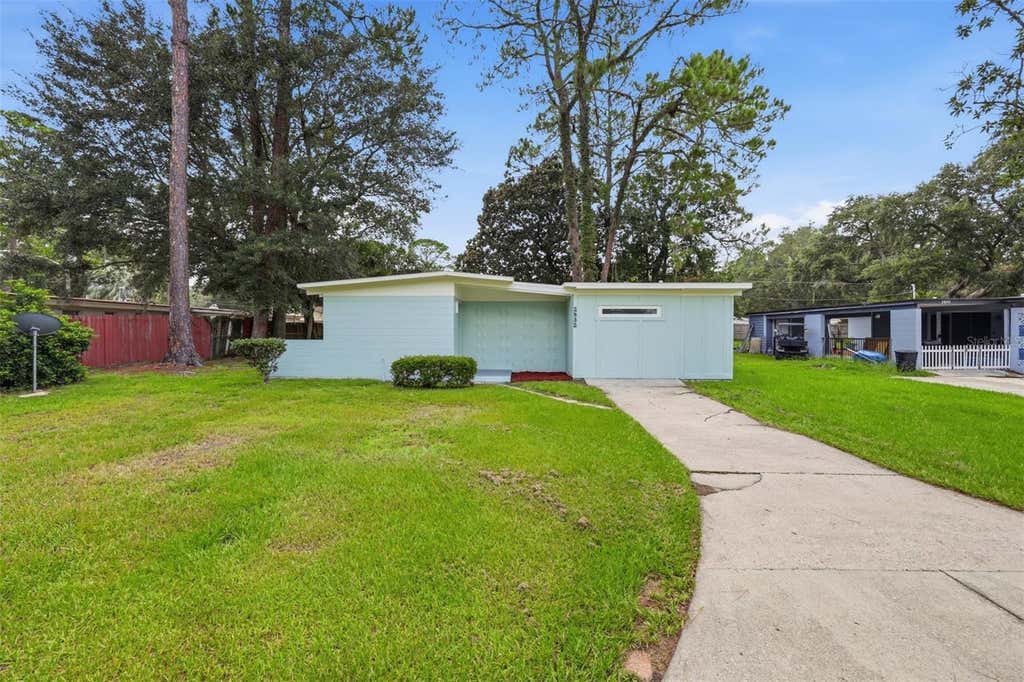 Photo of 2832 NE 11th Terrace, Gainesville, FL 32609 (MLS # GC542140)