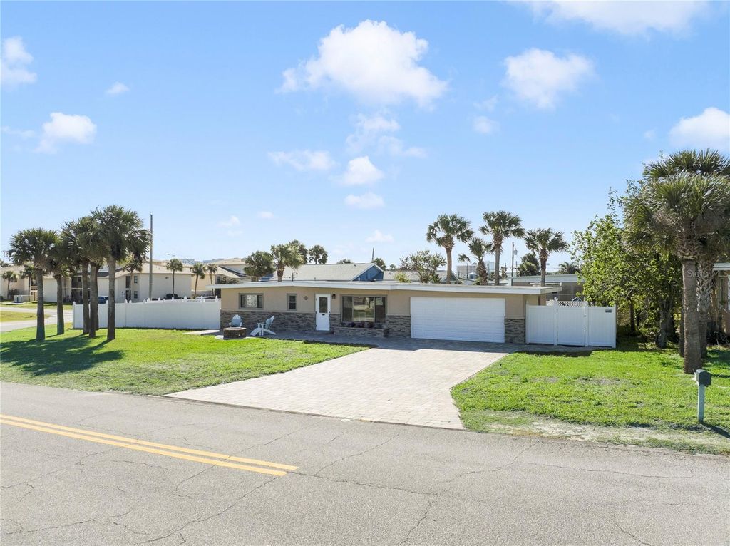 Photo of 118 Boynton Boulevard, Daytona Beach, FL 32118 (MLS # S5146192)
