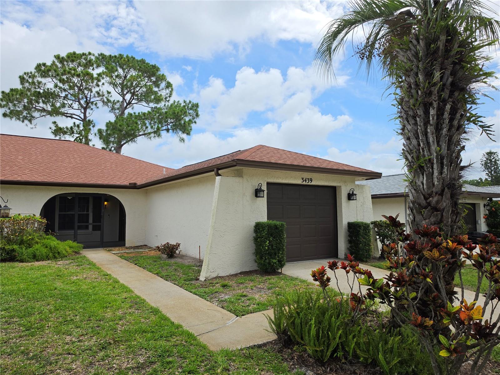 3439 MACLAREN DRIVE
