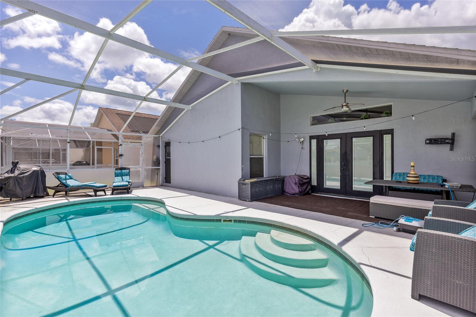 VILLAS OF WESTRIDGE PHASE 5-A PB 106 PGS 17 & 18 - Residential