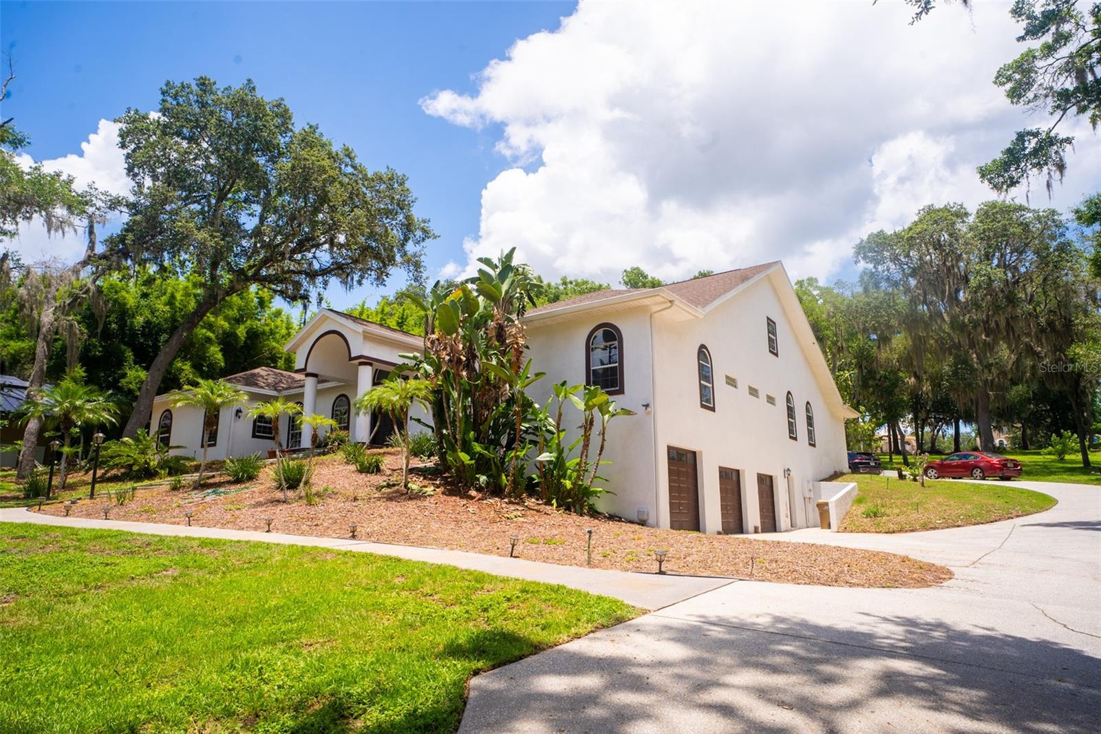 16400 LAKESHORE DRIVE