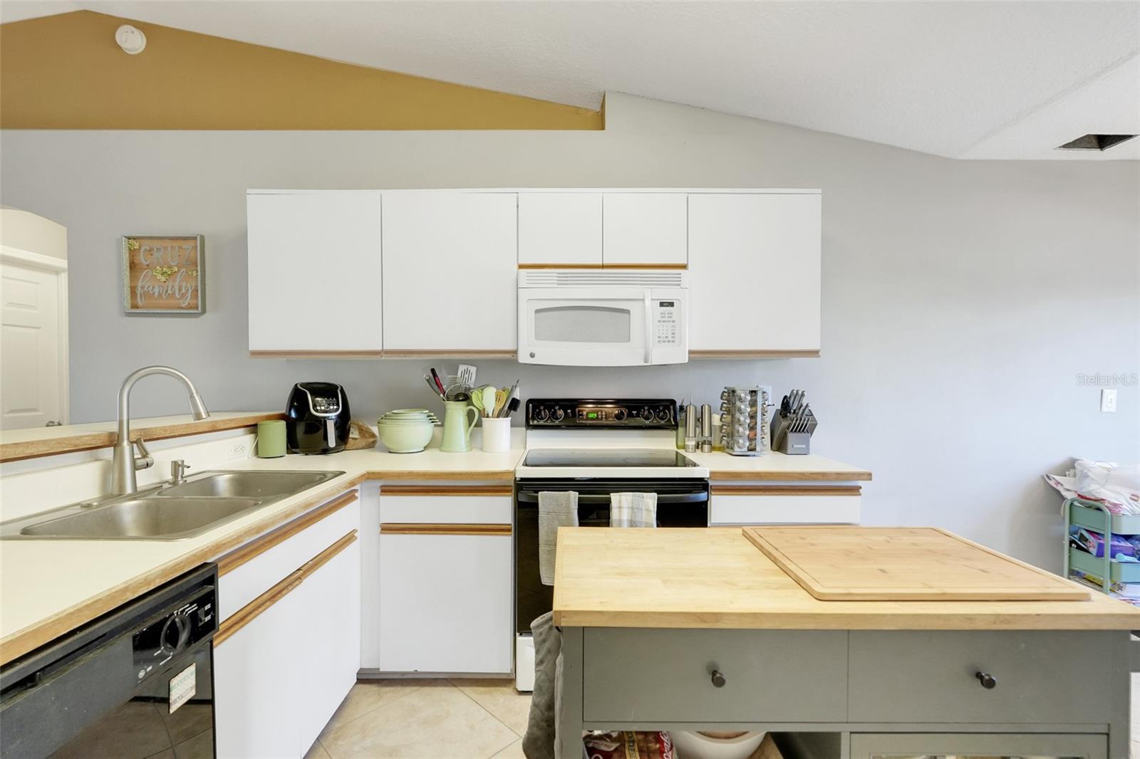 MASCOTTE BAY RIDGE SUB - Residential