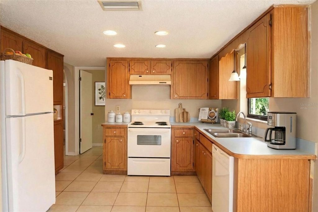 Photo of 4965 Bobwhite Court, Dade City, FL 33523 (MLS # TB8466605)