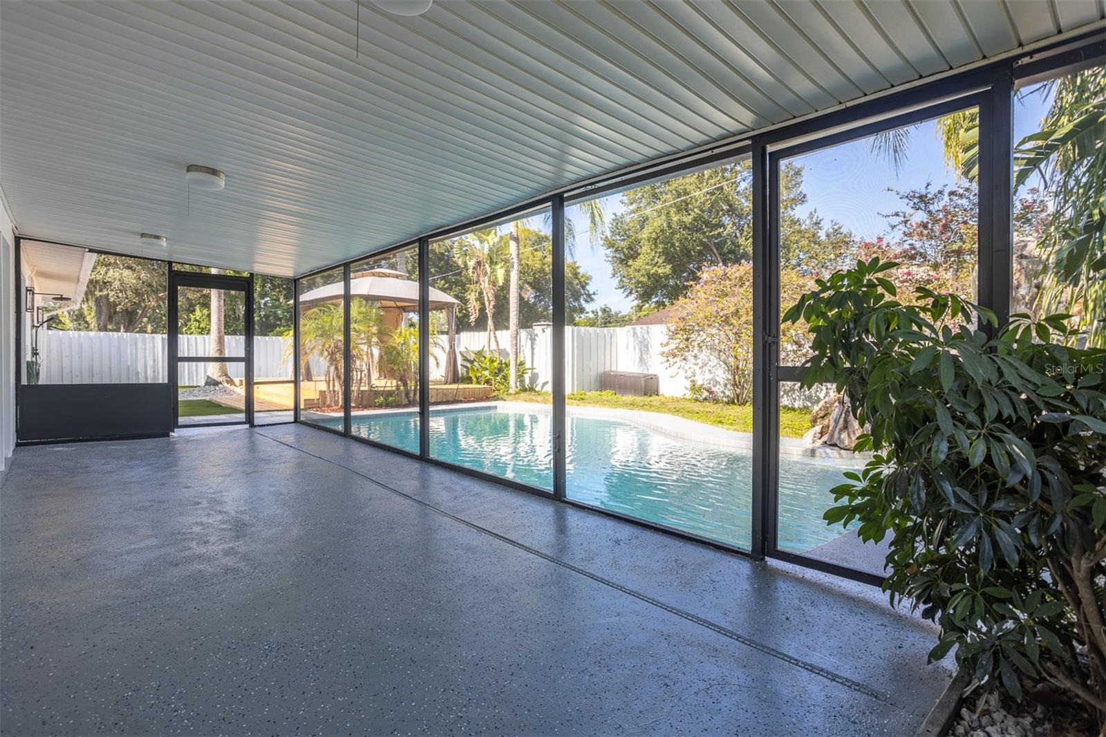 ENGLISH ESTATES UNIT 1 - Residential