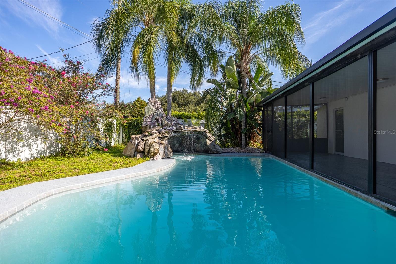 ENGLISH ESTATES UNIT 1 - Residential