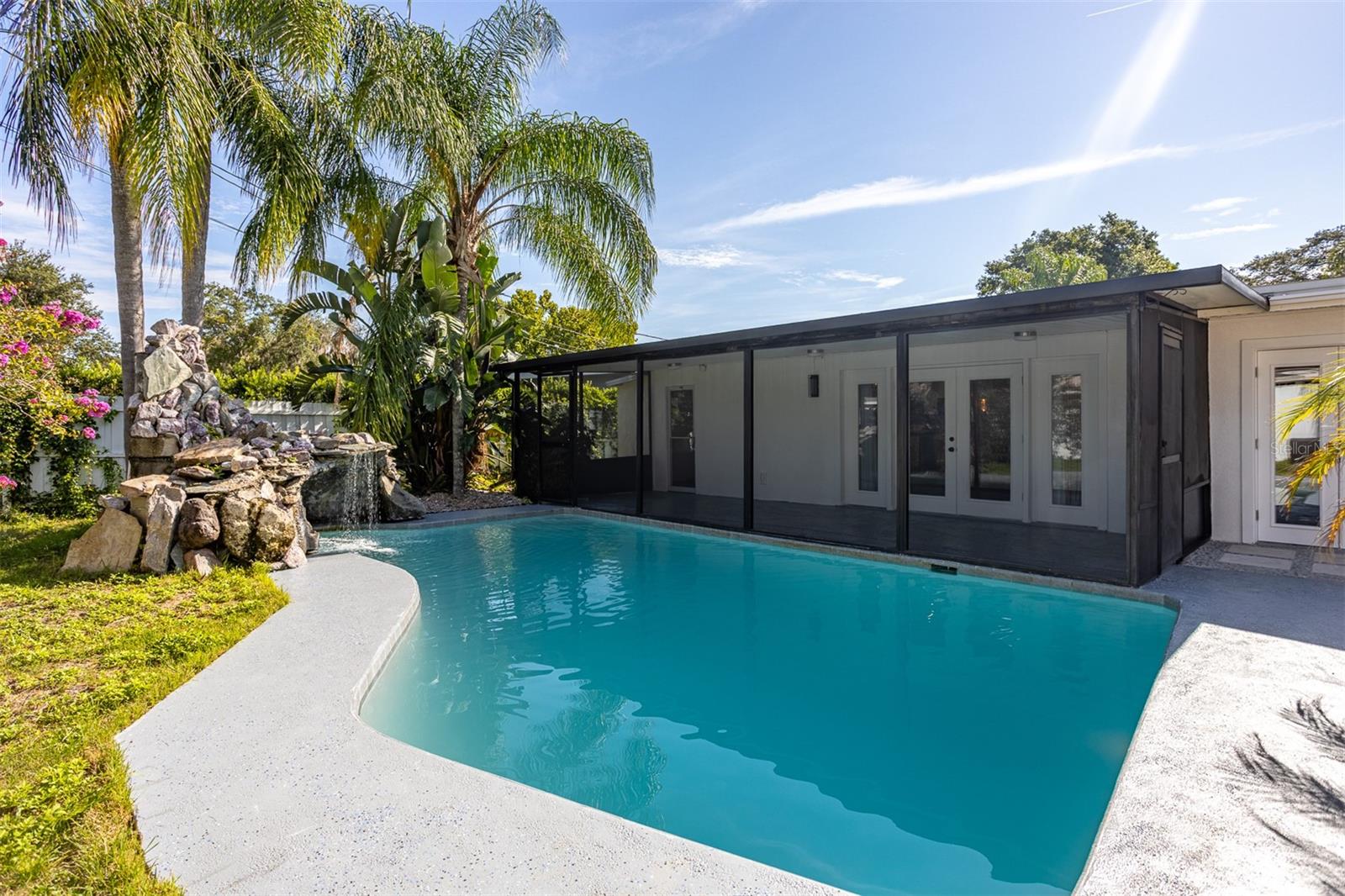 ENGLISH ESTATES UNIT 1 - Residential