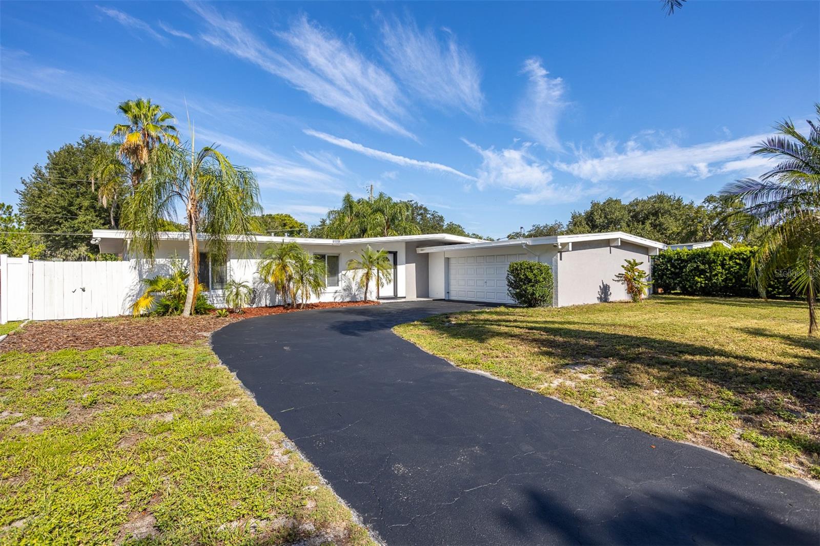 ENGLISH ESTATES UNIT 1 - Residential