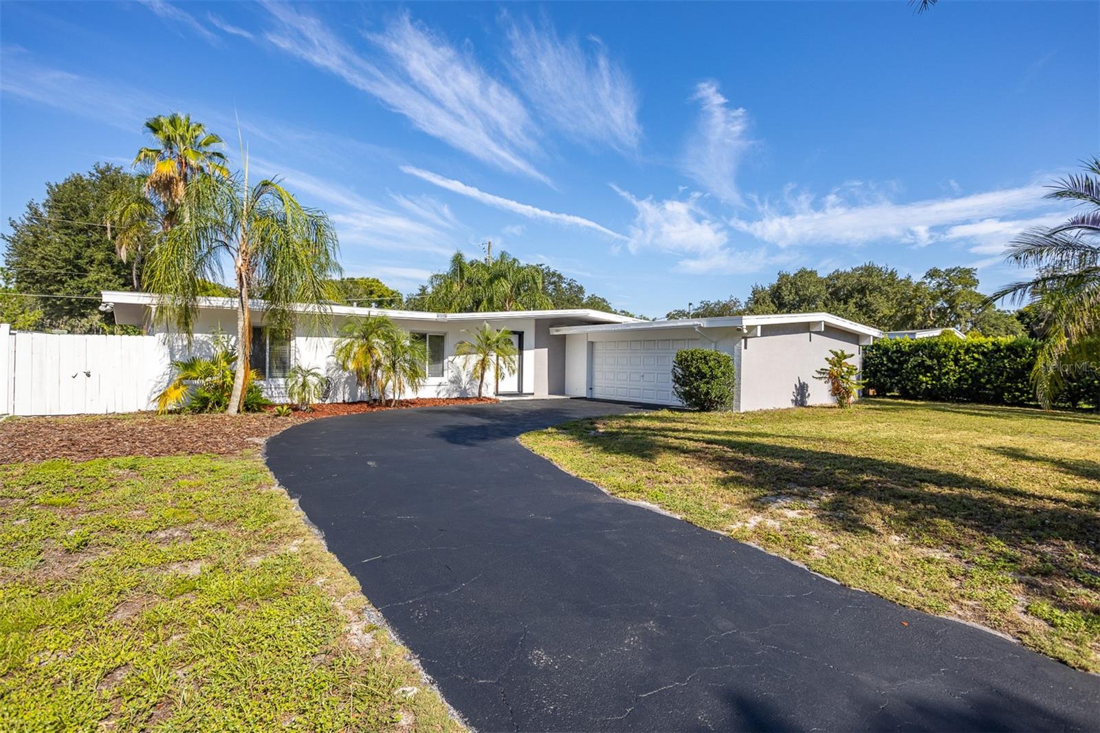 ENGLISH ESTATES UNIT 1 - Residential