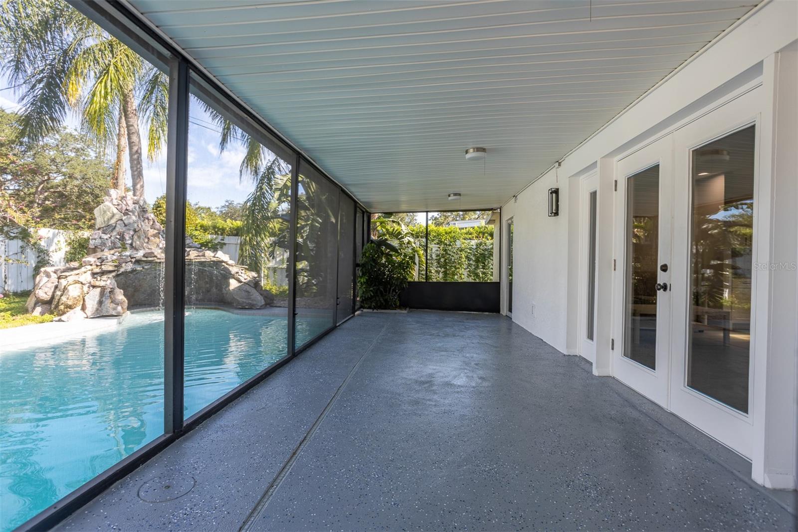 ENGLISH ESTATES UNIT 1 - Residential