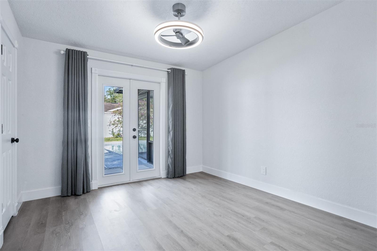 ENGLISH ESTATES UNIT 1 - Residential