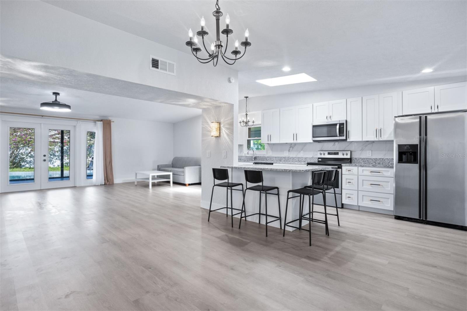 ENGLISH ESTATES UNIT 1 - Residential