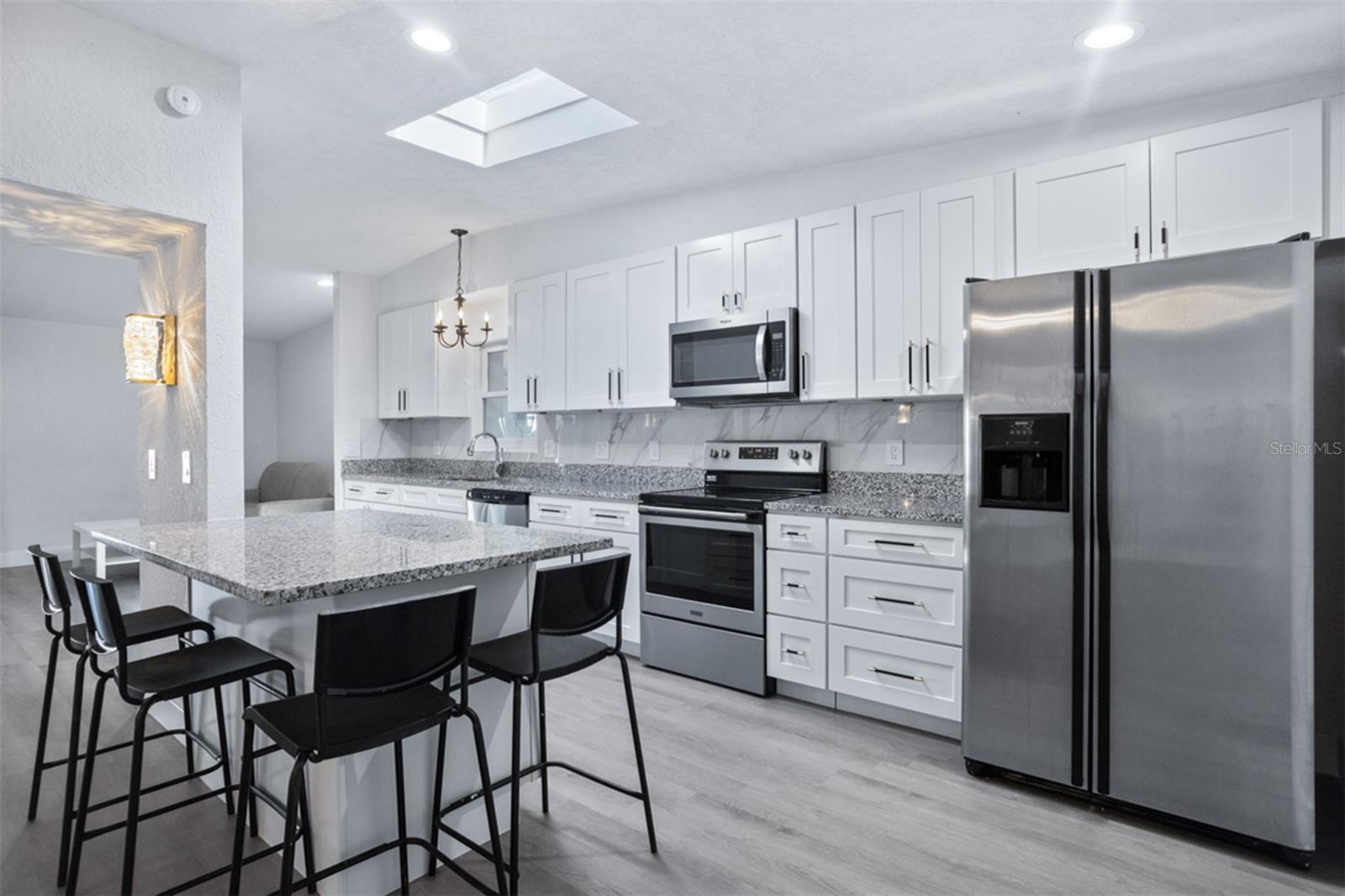 ENGLISH ESTATES UNIT 1 - Residential